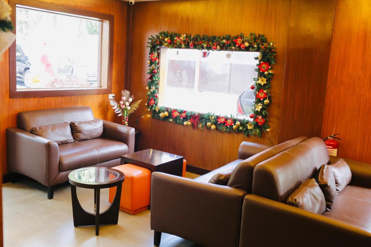Amalfi718 Hotel Lipa City Екстер'єр фото