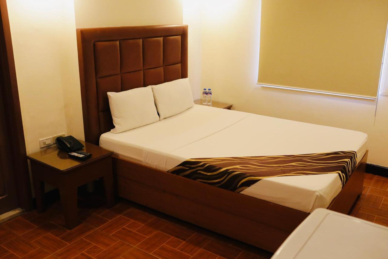 Amalfi718 Hotel Lipa City Екстер'єр фото