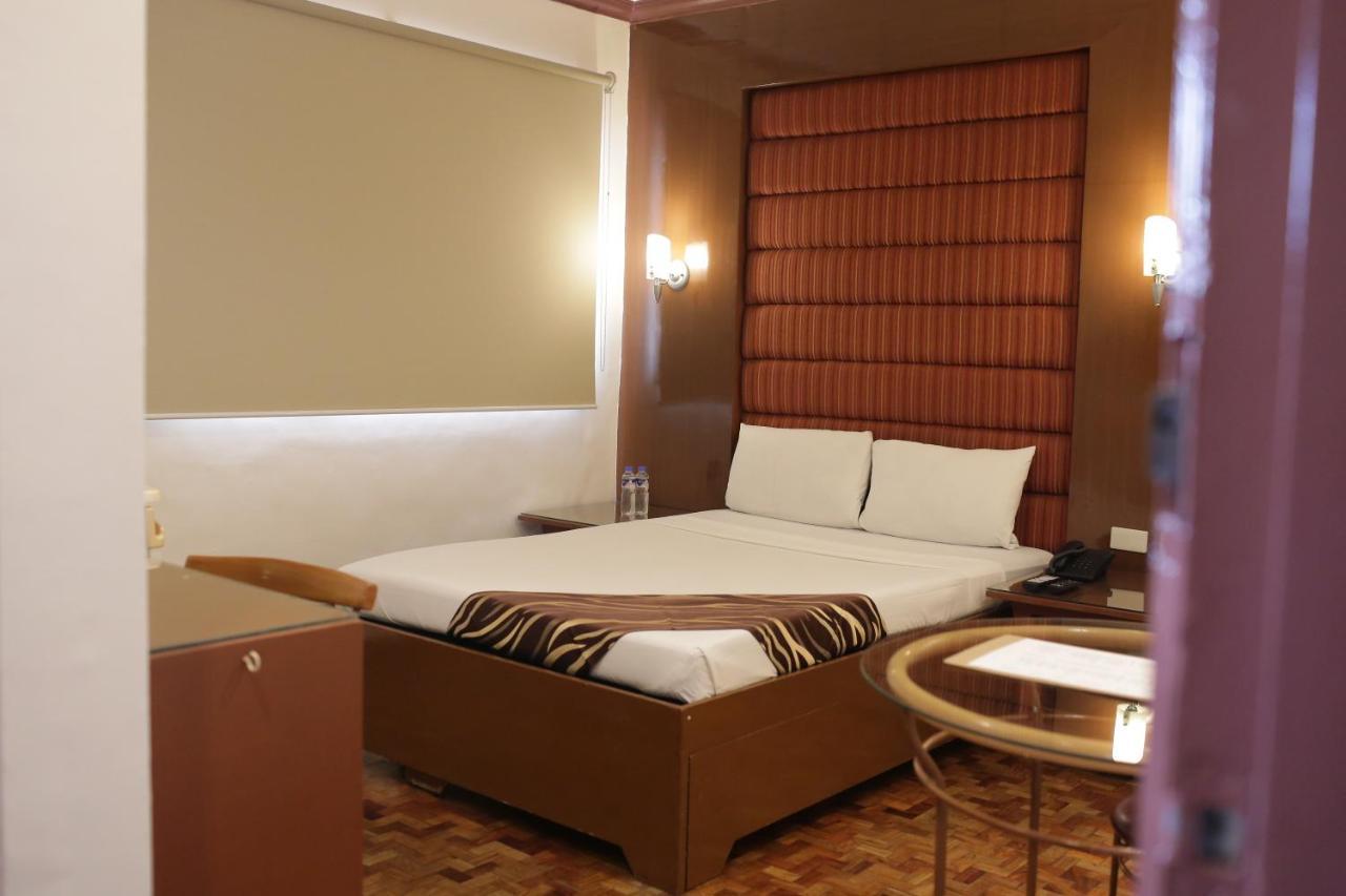 Amalfi718 Hotel Lipa City Екстер'єр фото
