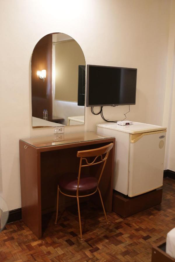 Amalfi718 Hotel Lipa City Екстер'єр фото