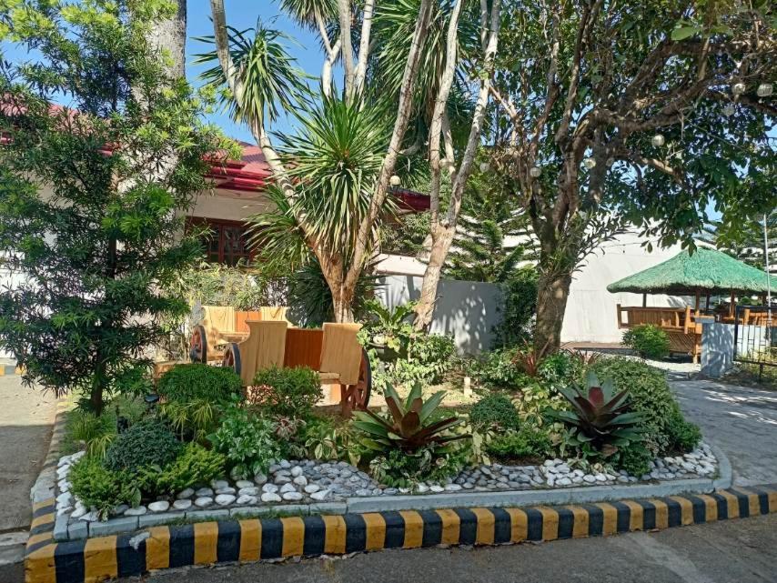 Amalfi718 Hotel Lipa City Екстер'єр фото